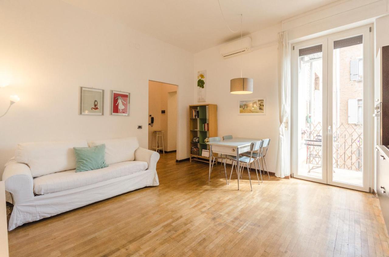 Inner Bo, Terrazzino Vista Tetti In Centro Storico Болоня Екстериор снимка